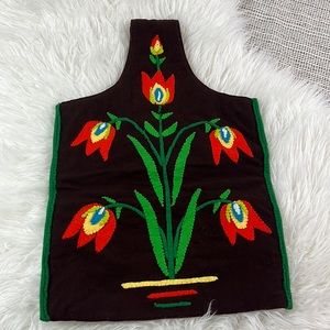 Vintage bag with floral detail